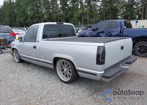 1997 GMC Sierra C1500 z USA, uszkodzony, nr VIN 1GTEC14W7VZ523228